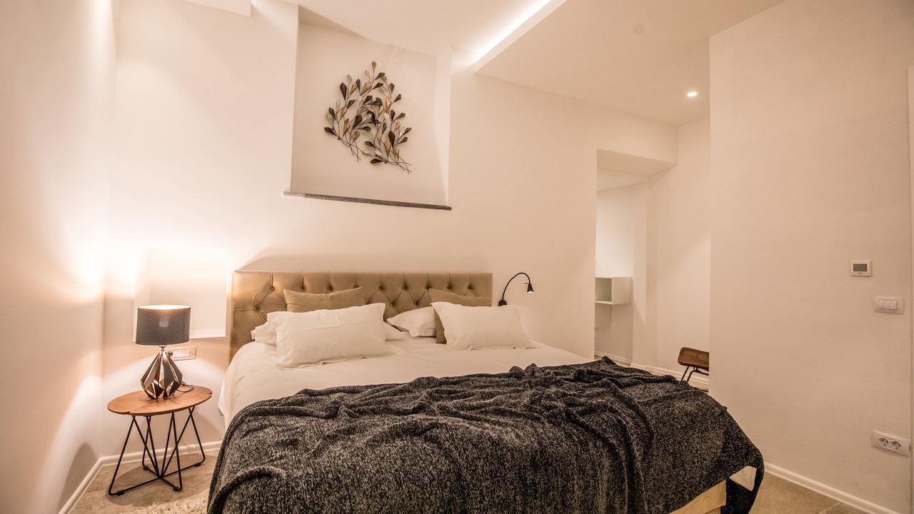 Photo of Bedroom in Pile