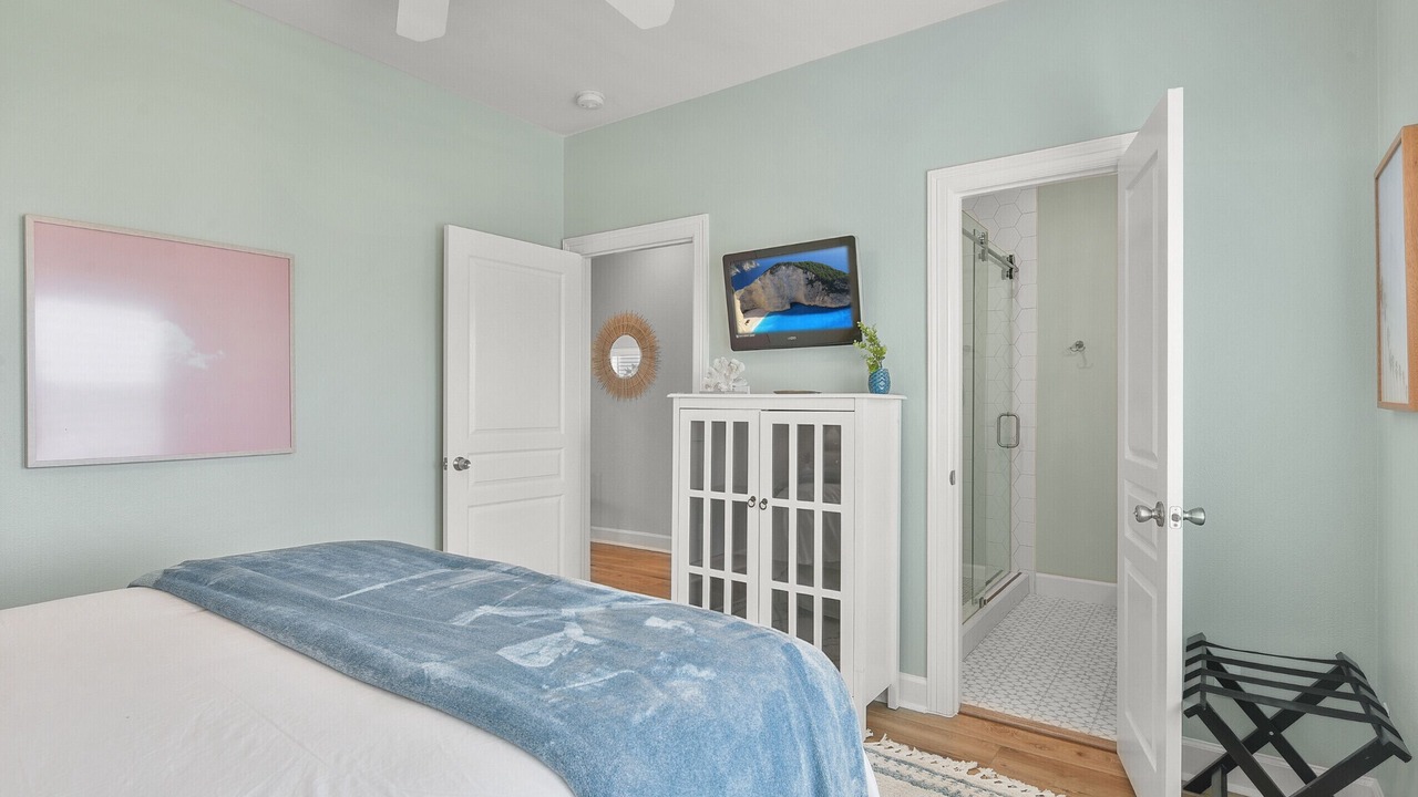 Photo of Bedroom in Pirates Beach West