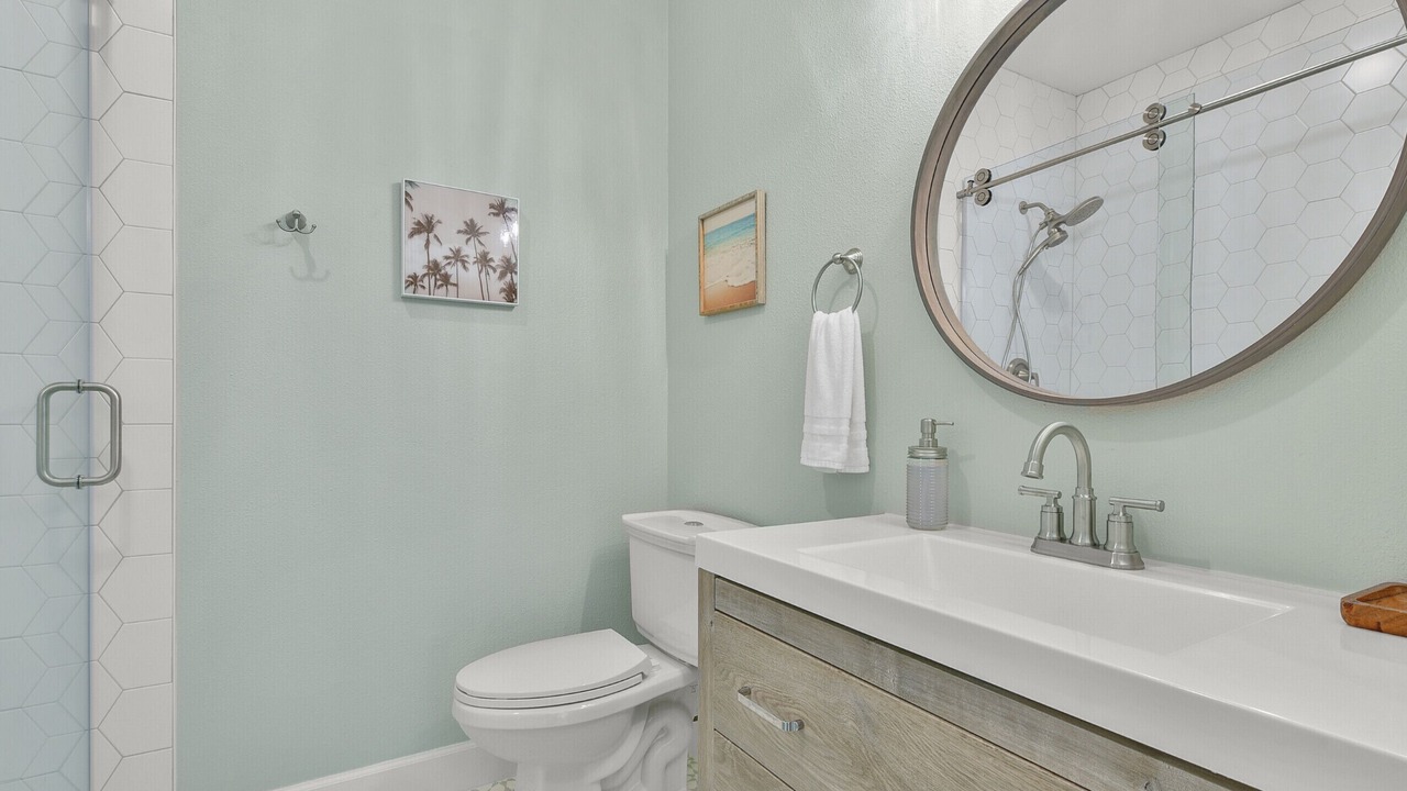 Photo of Bathroom in Pirates Beach West