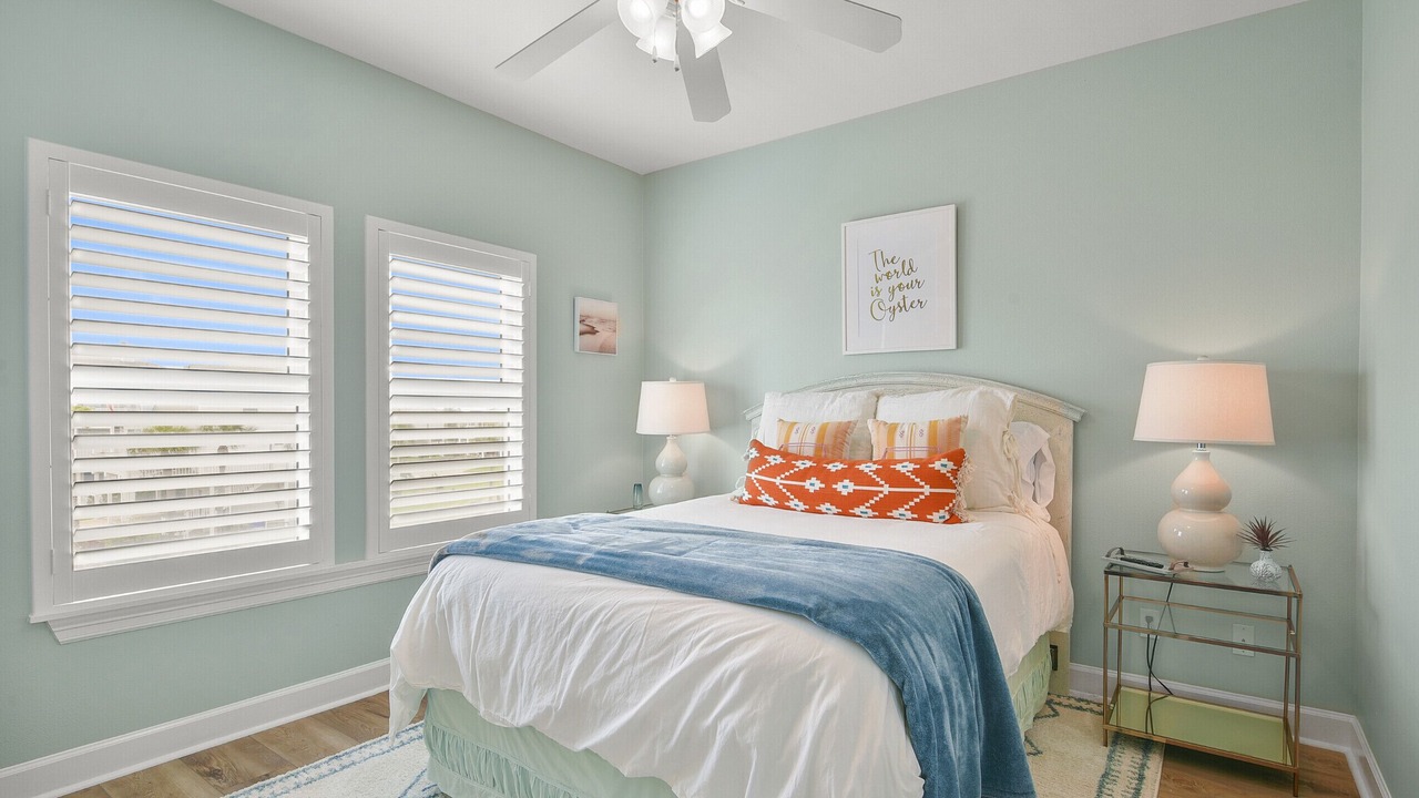 Photo of Bedroom in Pirates Beach West