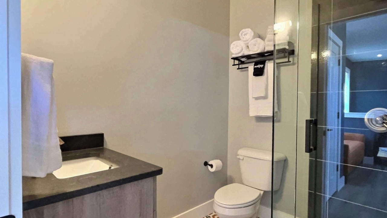 Photo of Bathroom in Cherokee Triangle