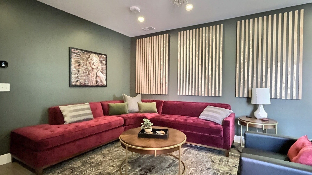 Photo of Livingroom in Cherokee Triangle
