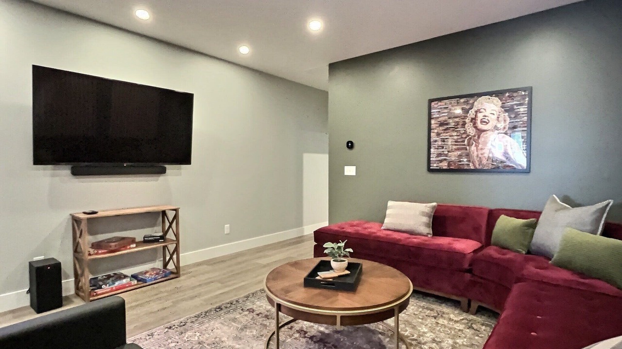 Photo of Livingroom in Cherokee Triangle
