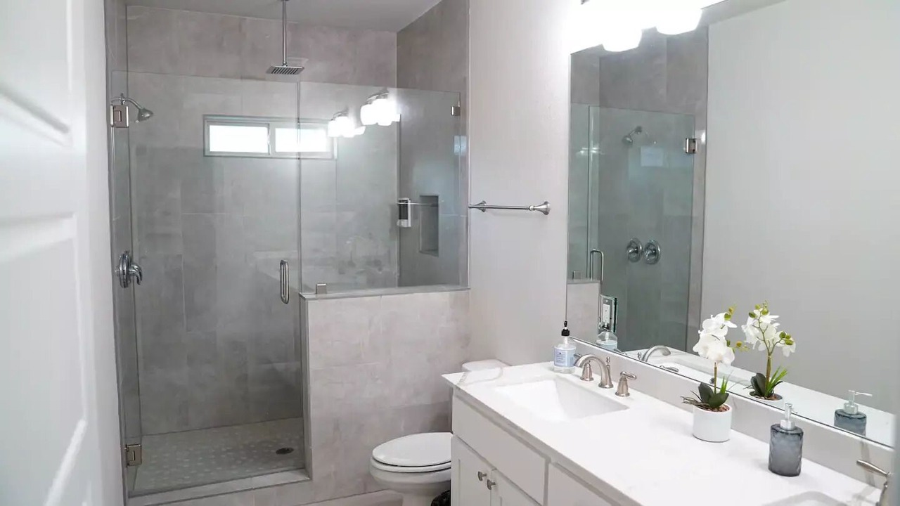 Photo of Bathroom in Cedar Crest