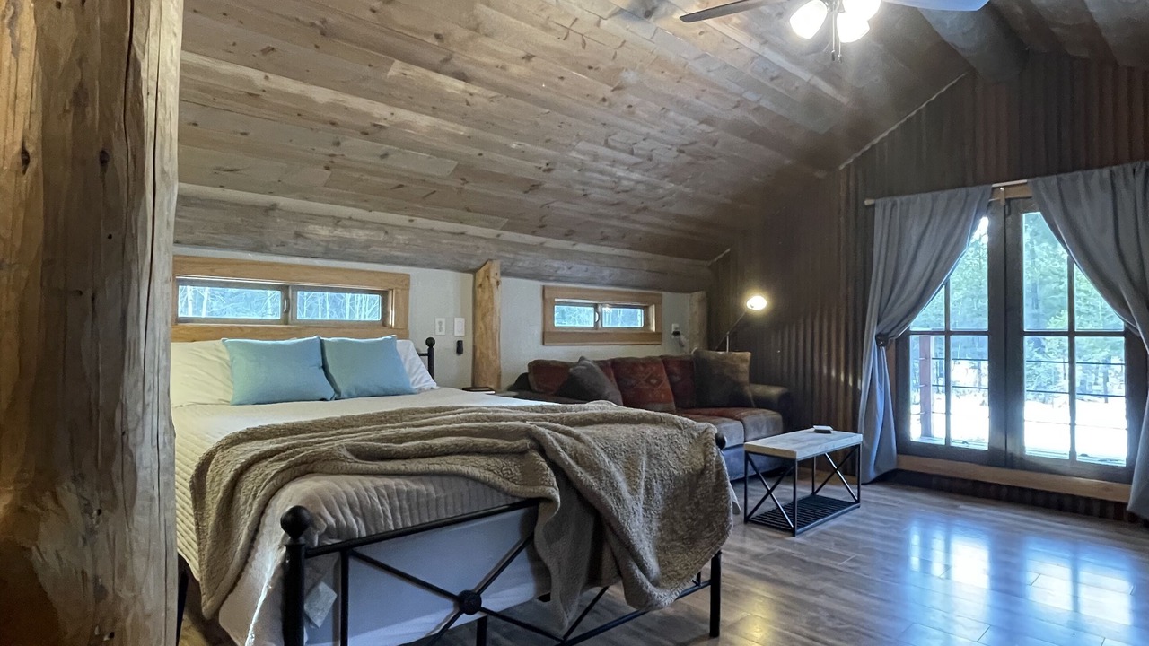 Photo of Bedroom in West Glacier