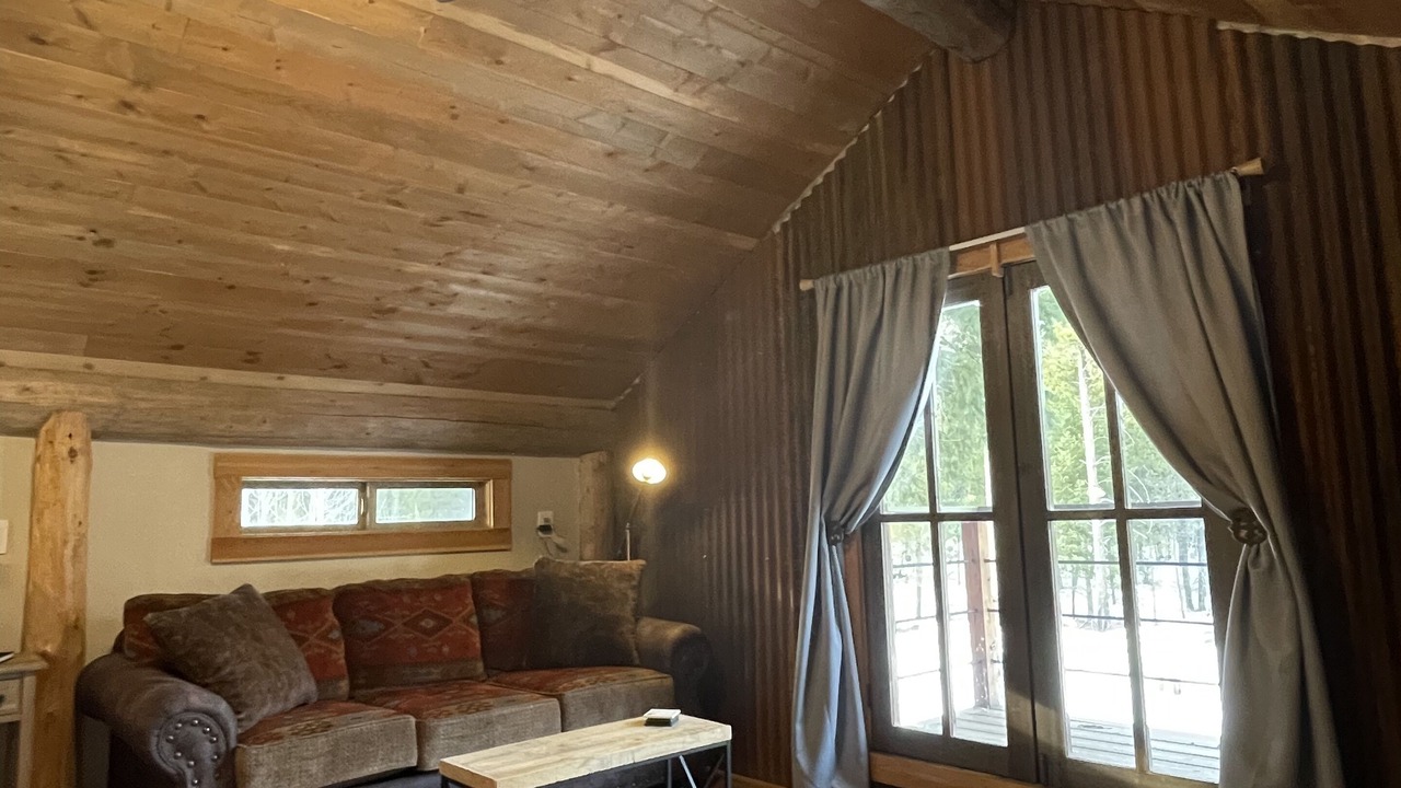 Photo of Livingroom in West Glacier