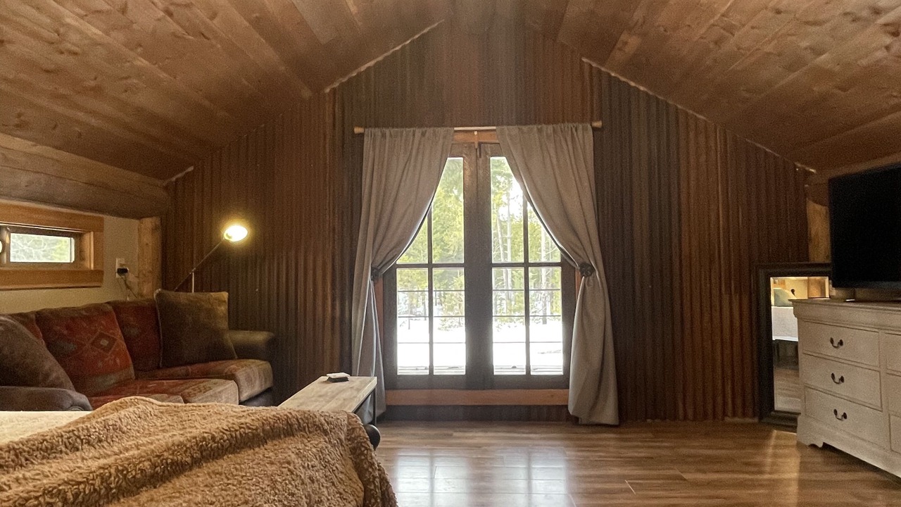 Photo of Livingroom in West Glacier