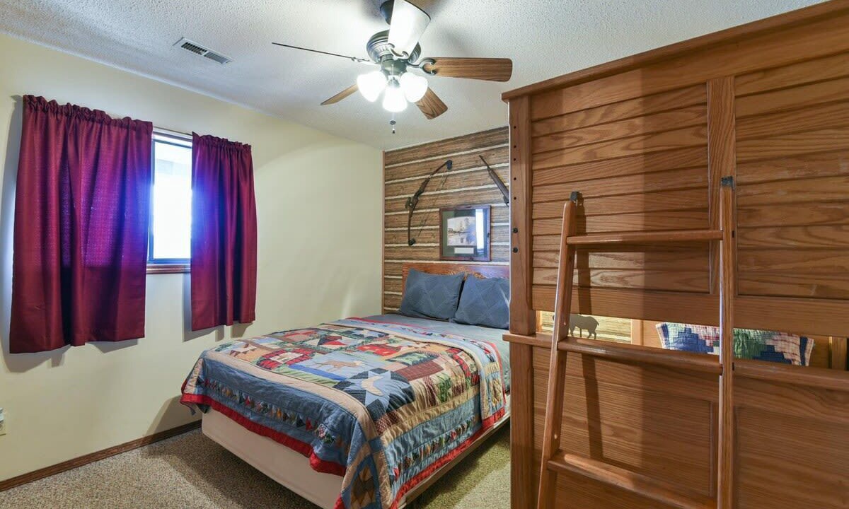 Photo of Bedroom in Notch Estates