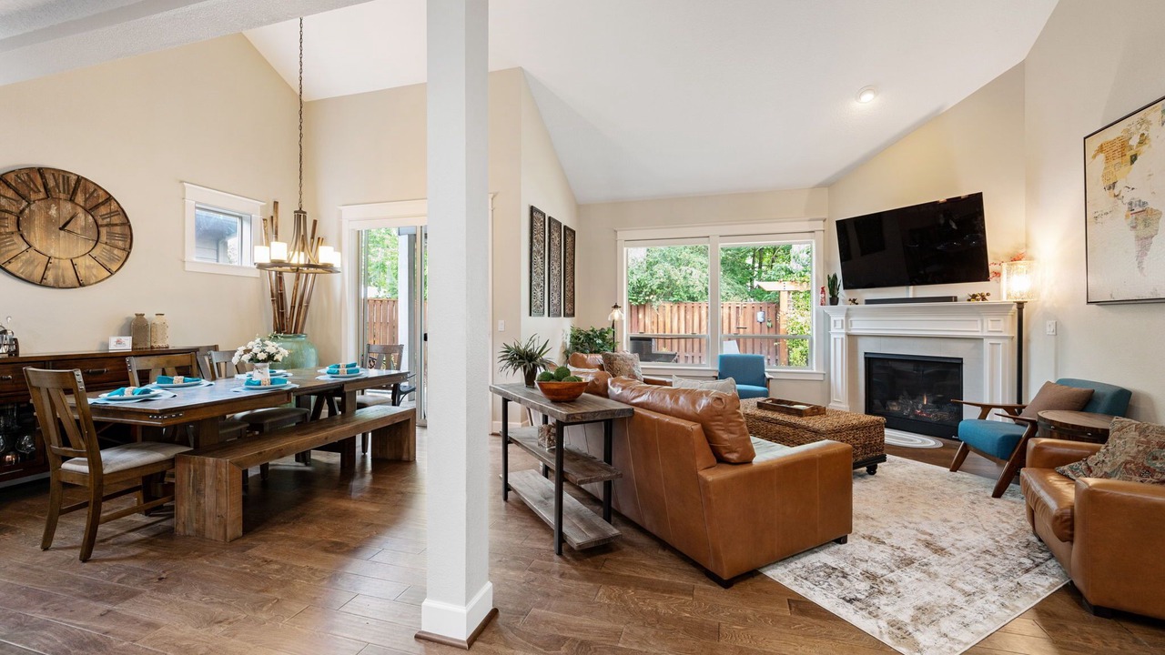 Photo of Livingroom in West Haven-Sylvan