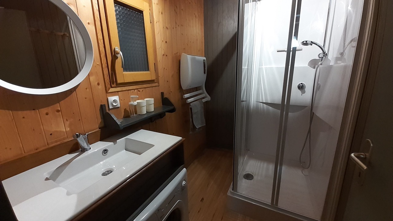 Photo of Bathroom in Cazeaux-de-Larboust