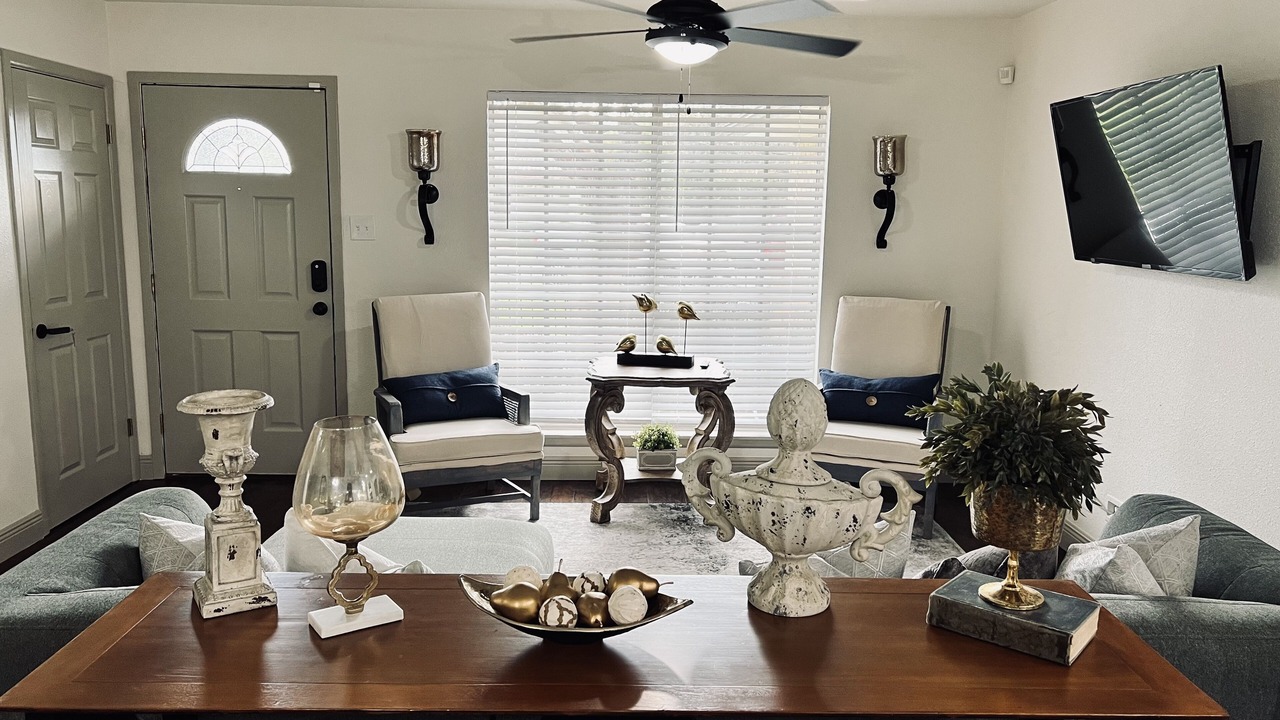 Photo of Livingroom in Crownhill Park