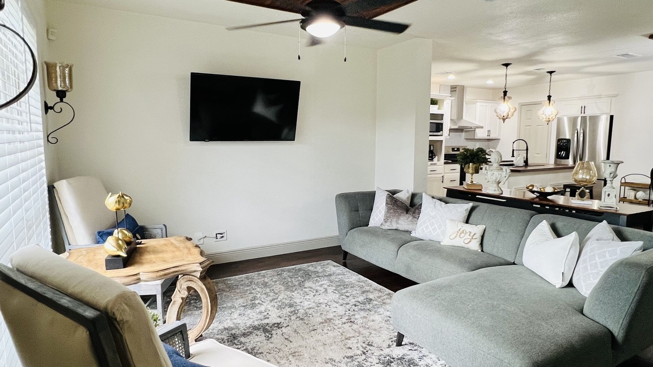 Photo of Livingroom in Crownhill Park