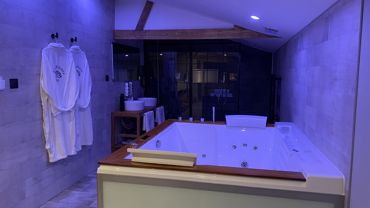 Photo of Bathroom in Saint-Gilles-de-Cretot