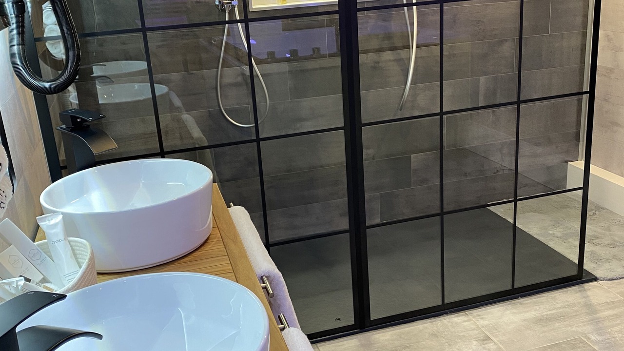 Photo of Bathroom in Saint-Gilles-de-Cretot