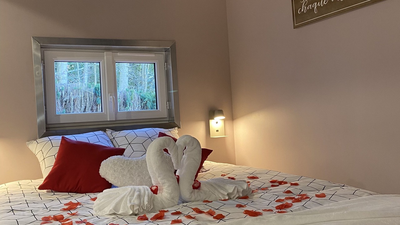 Photo of Bedroom in Saint-Gilles-de-Cretot