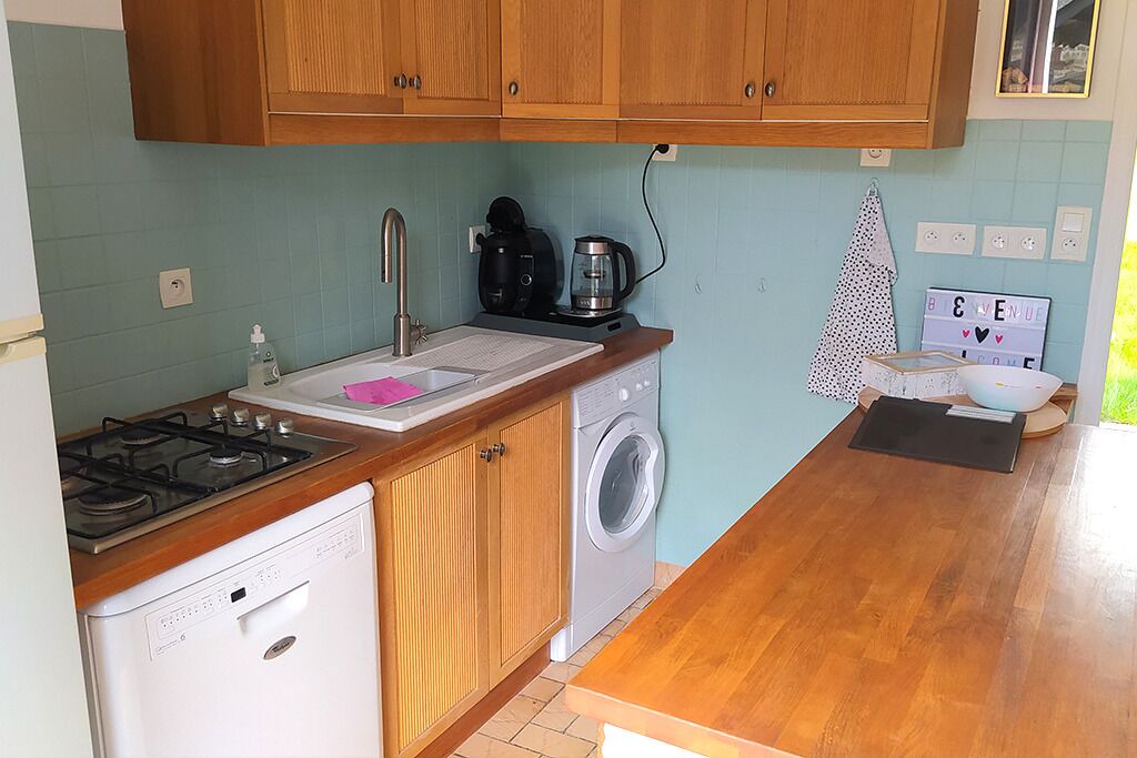 Photo of Kitchen in Saint-Georges-de-Reintembault