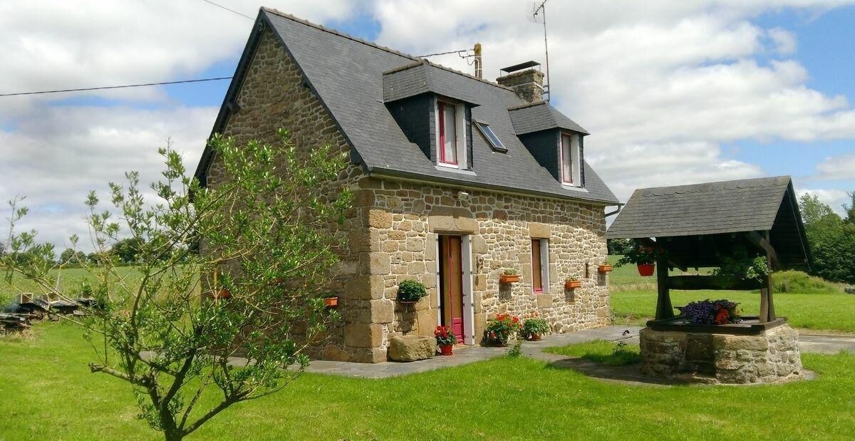 Photo of Outdoor in Saint-Georges-de-Reintembault