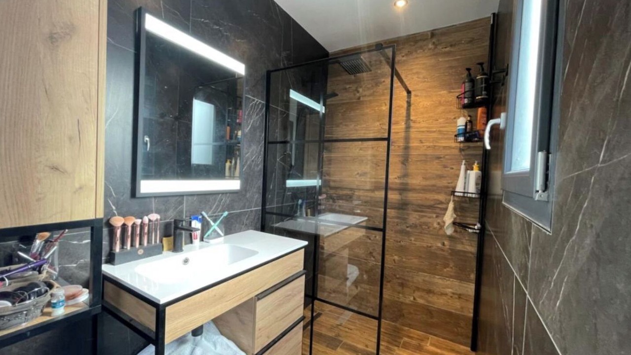 Photo of Bathroom in Sault-Brenaz