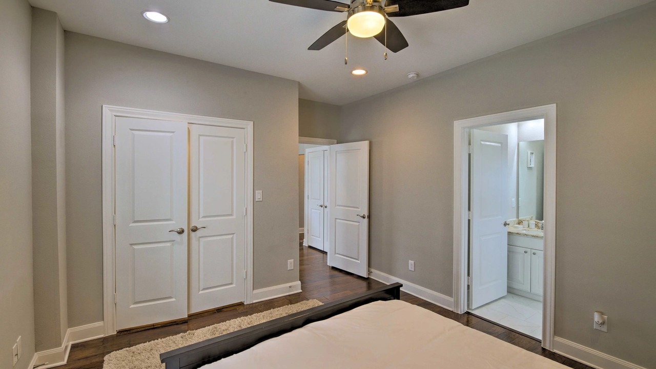 Photo of Bedroom in Shady Acres