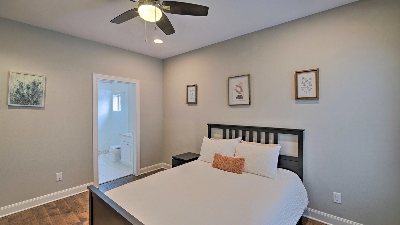 Photo of Bedroom in Shady Acres
