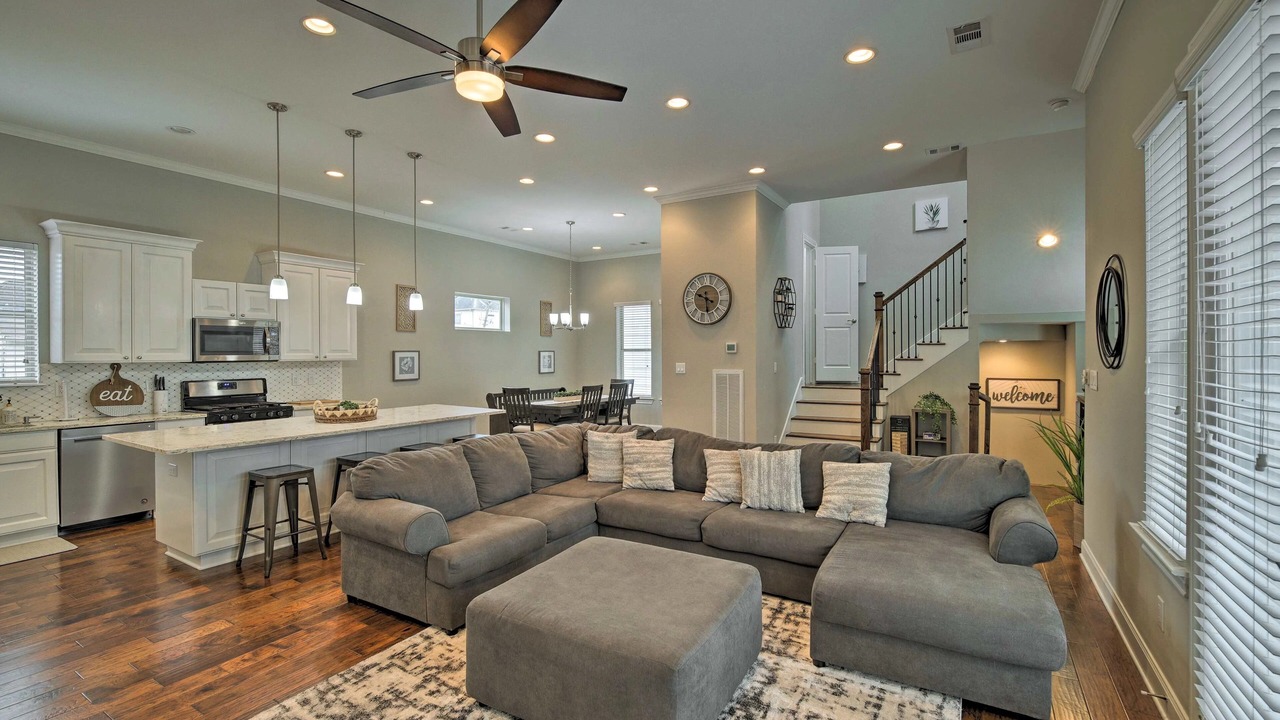 Photo of Livingroom in Shady Acres