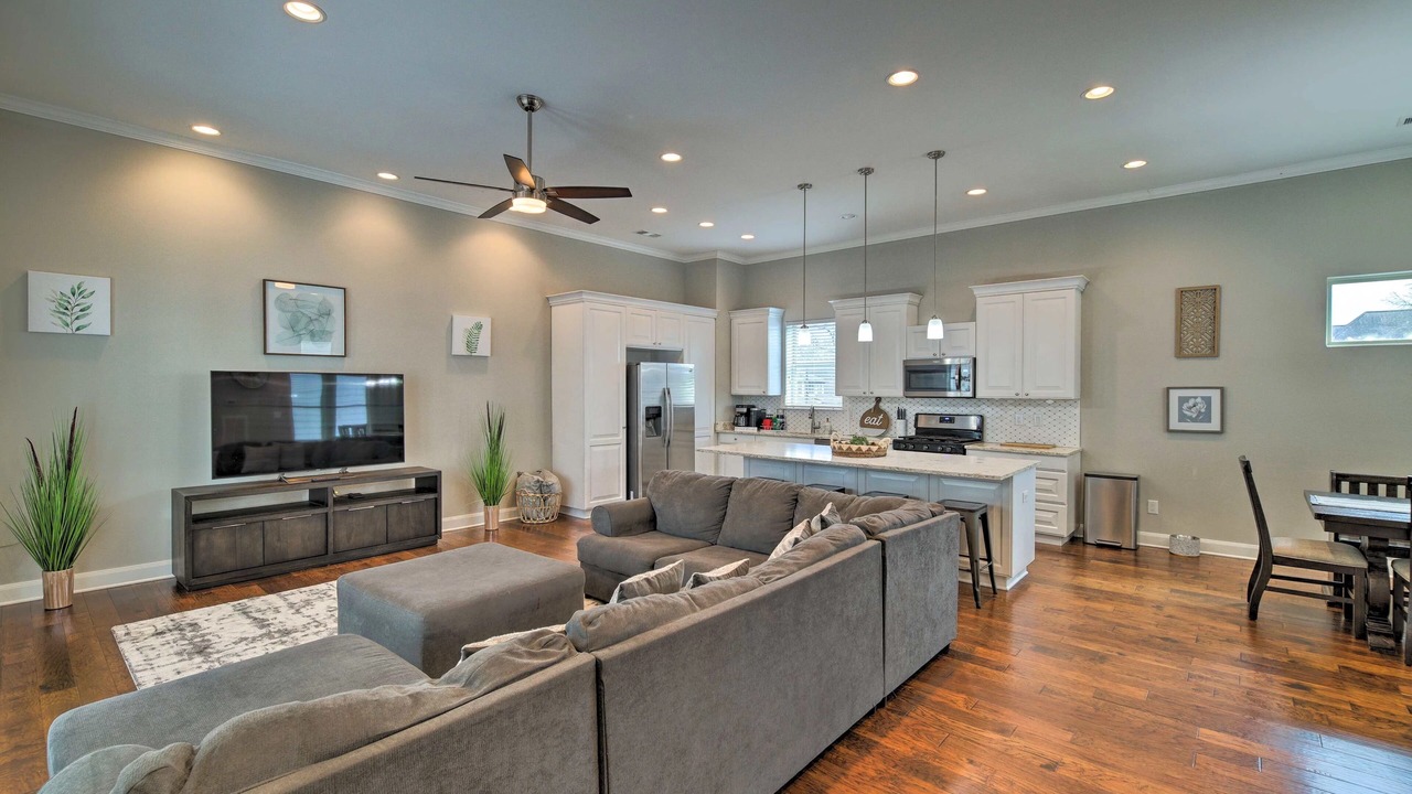 Photo of Livingroom in Shady Acres