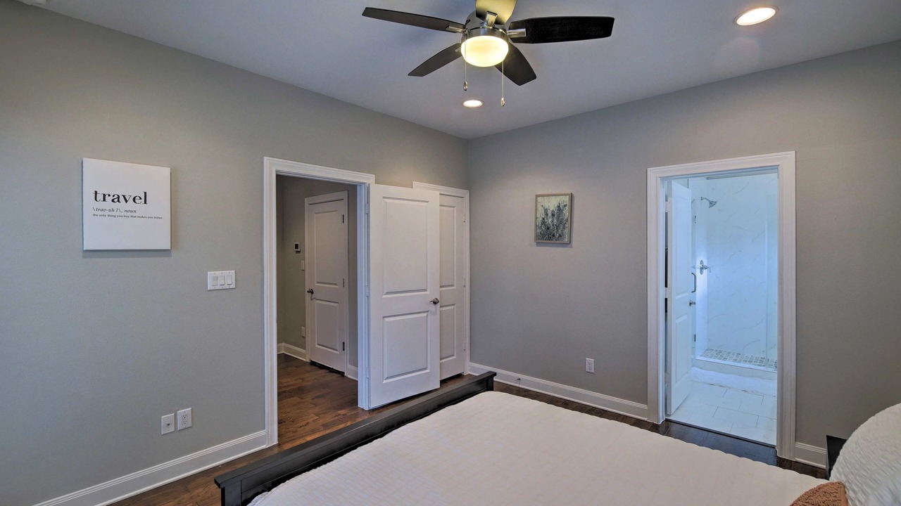 Photo of Bedroom in Shady Acres