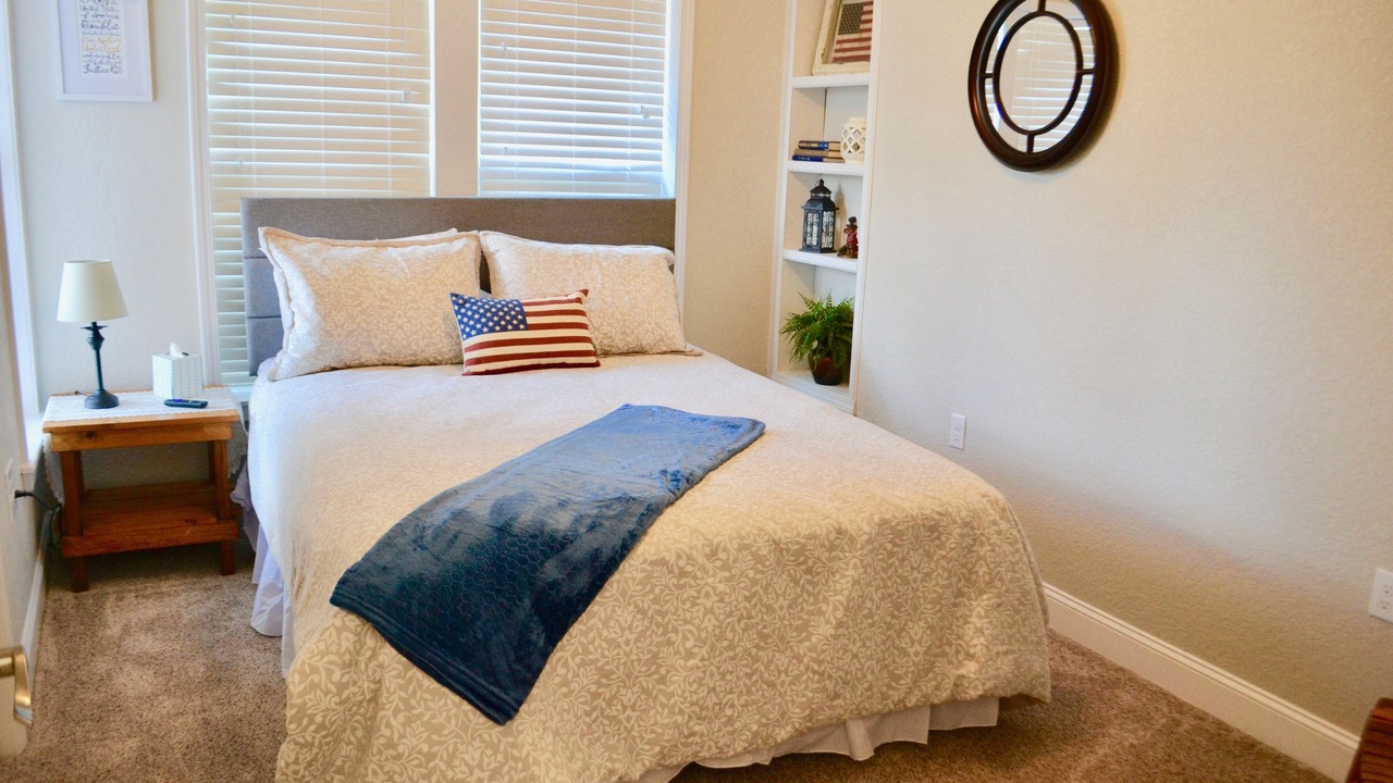 Photo of Bedroom in Forest City