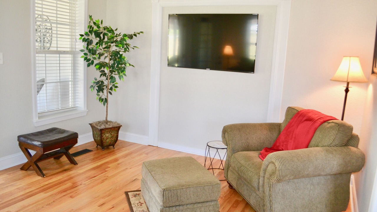 Photo of Livingroom in Forest City