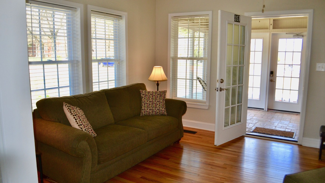 Photo of Livingroom in Forest City