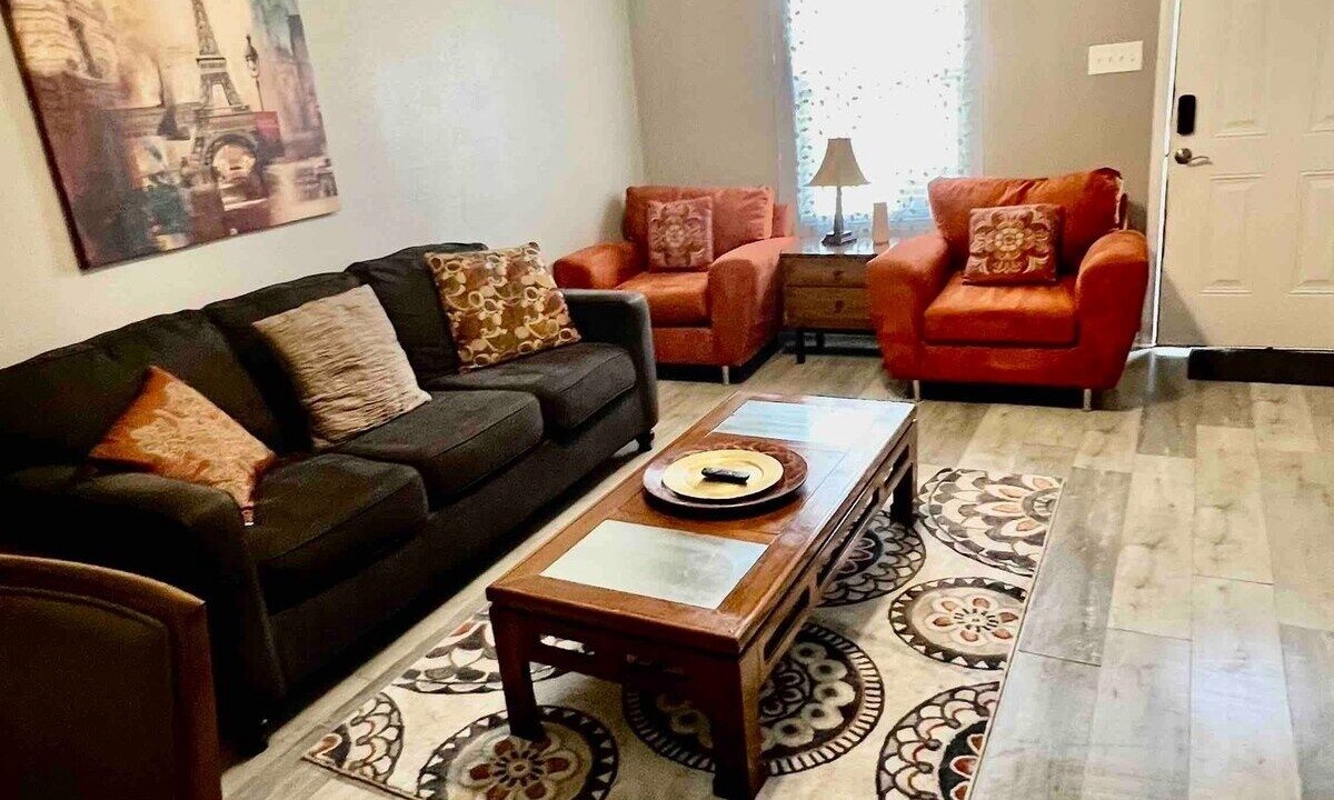 Photo of Livingroom in Northeast Houston