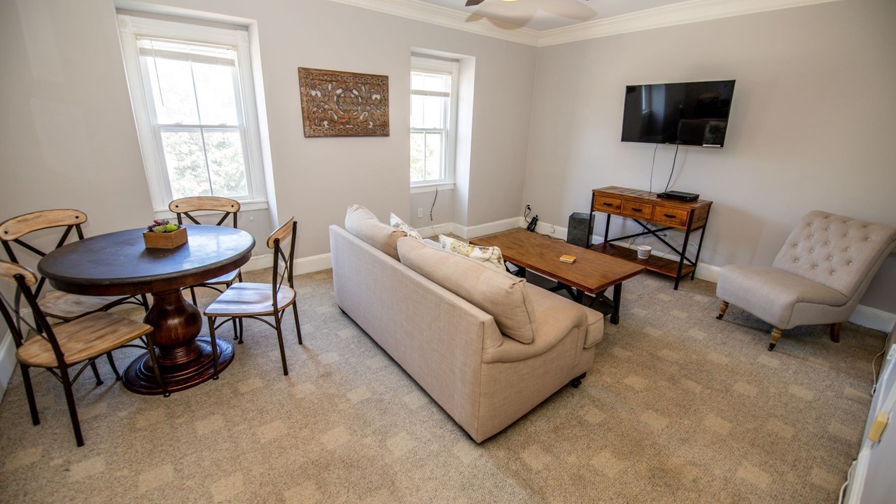 Photo of Livingroom in Historic District