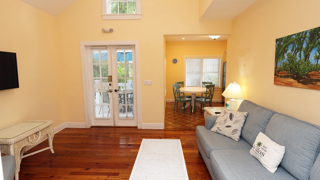 Photo of Livingroom in Downtown