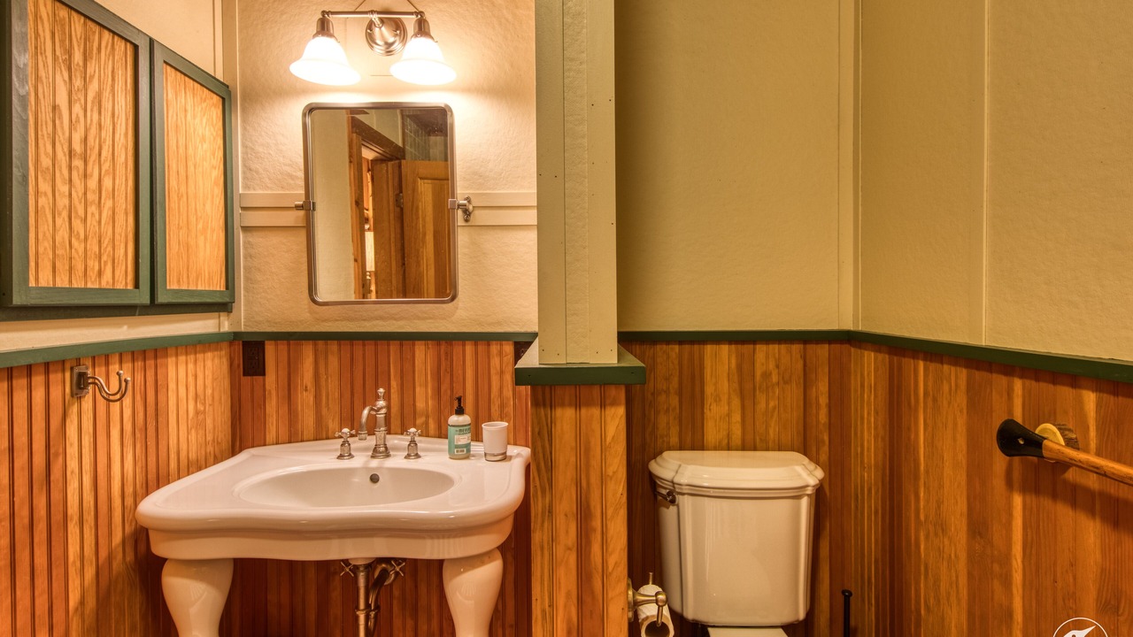 Photo of Bathroom in North Pole