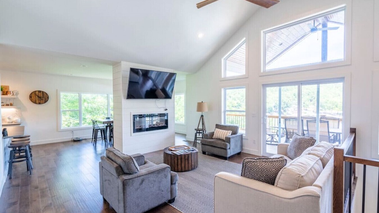 Photo of Livingroom in Buckingham Estates