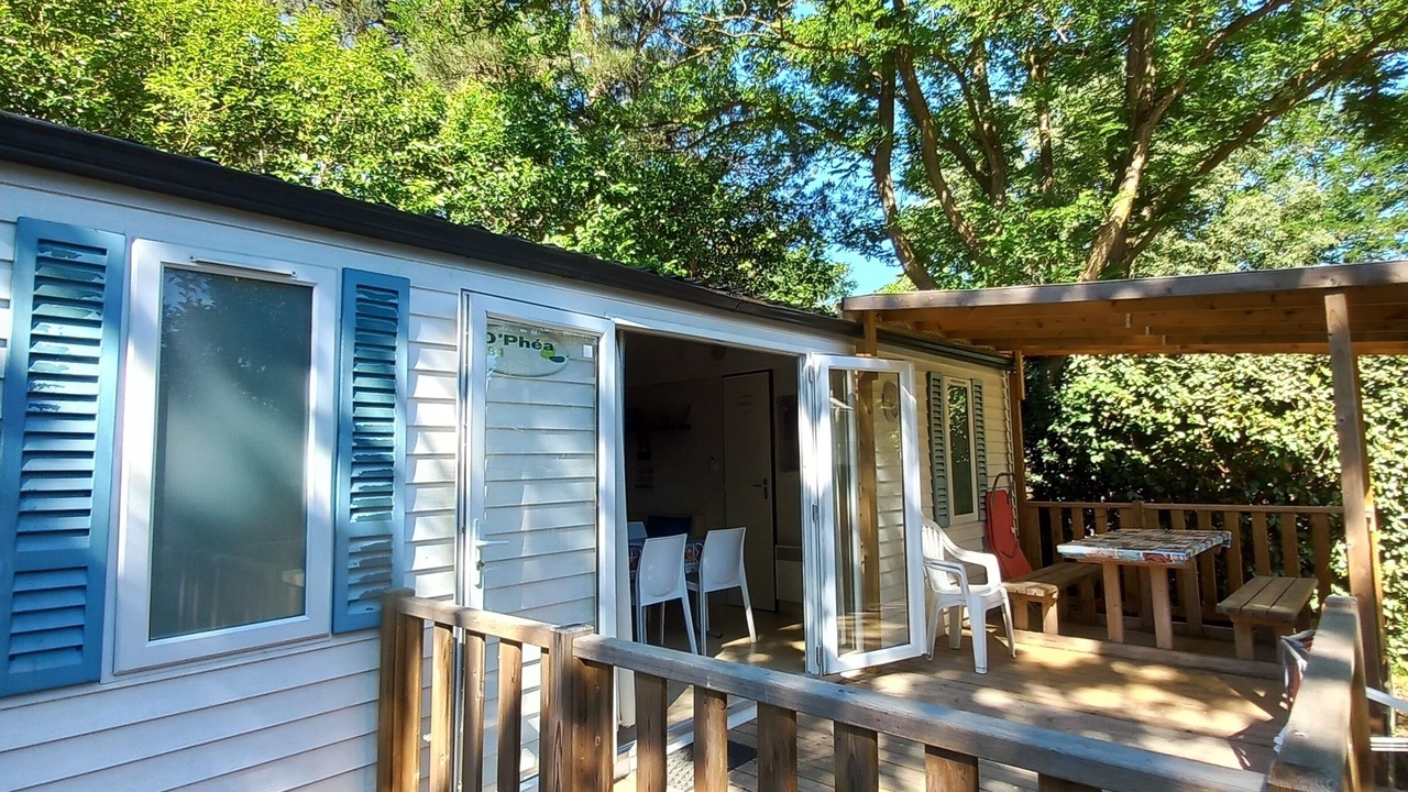 Photo of Patio Balcony in La Roque-d'Antheron