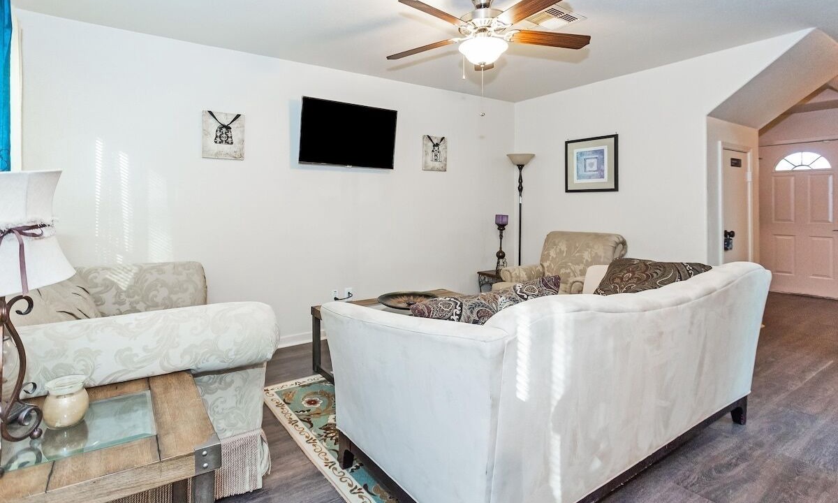 Photo of Livingroom in Northeast Houston