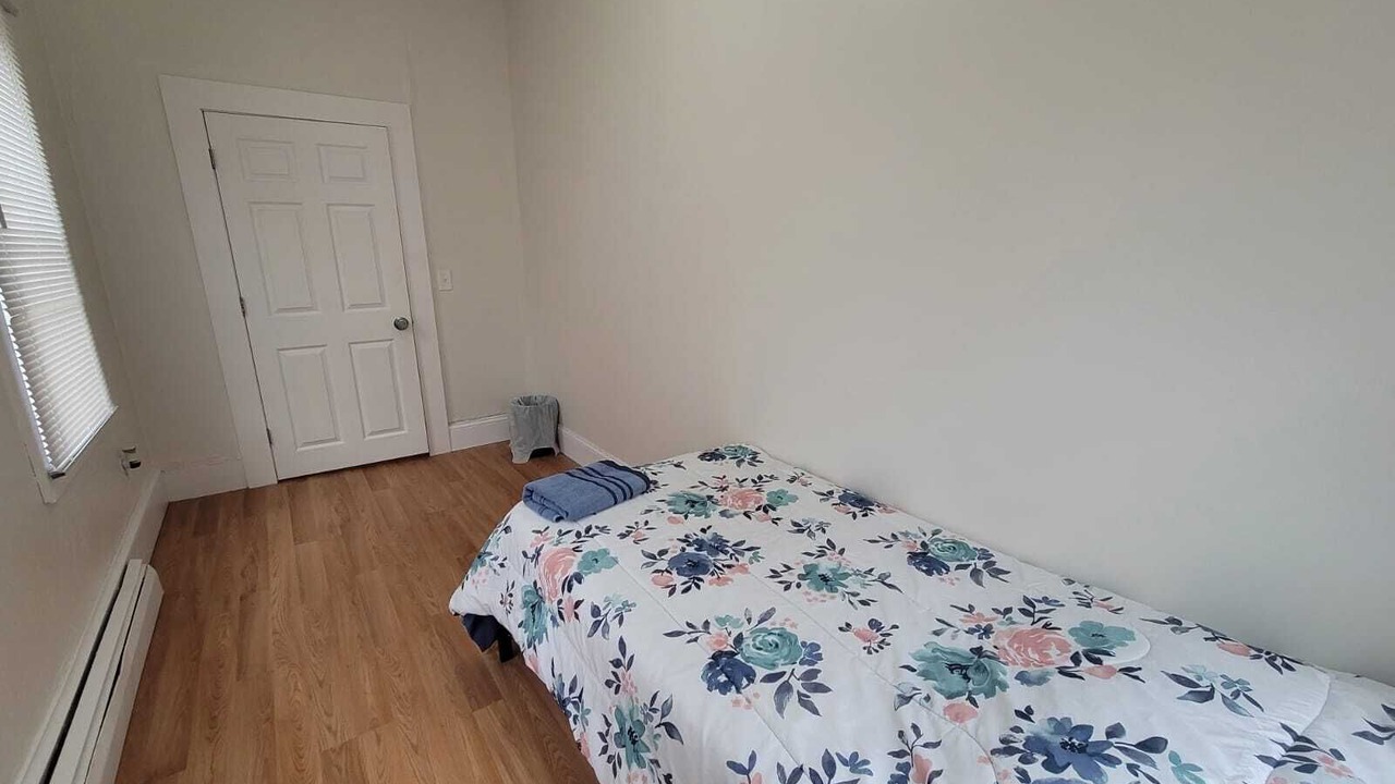 Photo of Bedroom in Hyde Square