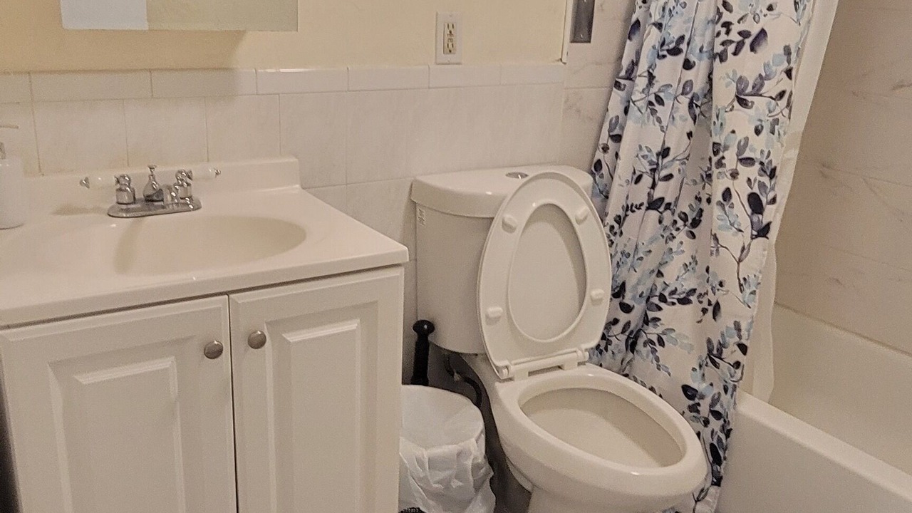 Photo of Bathroom in Hyde Square