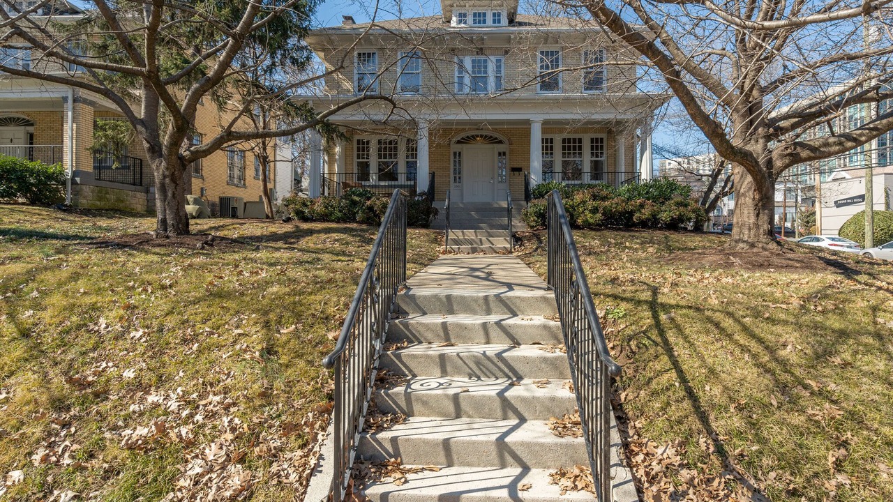 Photo of Outdoor in Music Row
