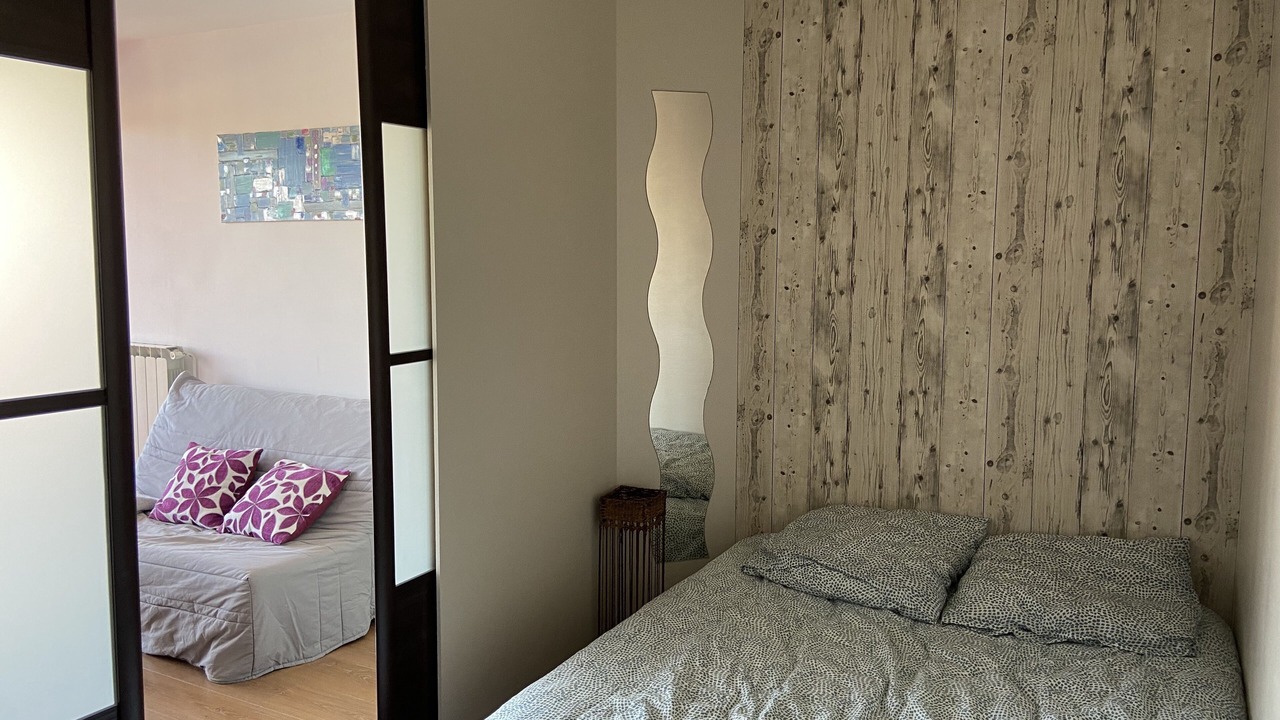 Photo of Bedroom in Residence Las Rebes Batiment