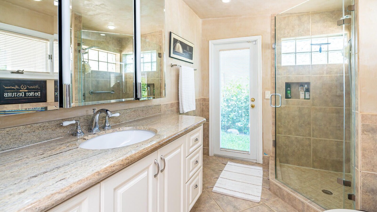 Photo of Bathroom in Central Fort Lauderdale