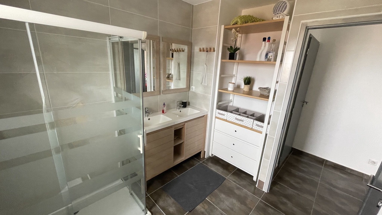 Photo of Bathroom in Saint-Genies-de-Fontedit