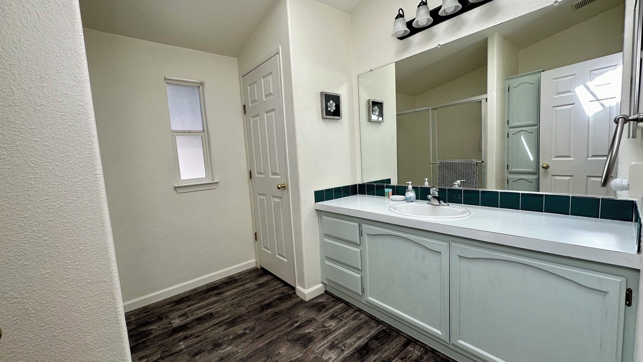 Photo of Others in Tracy