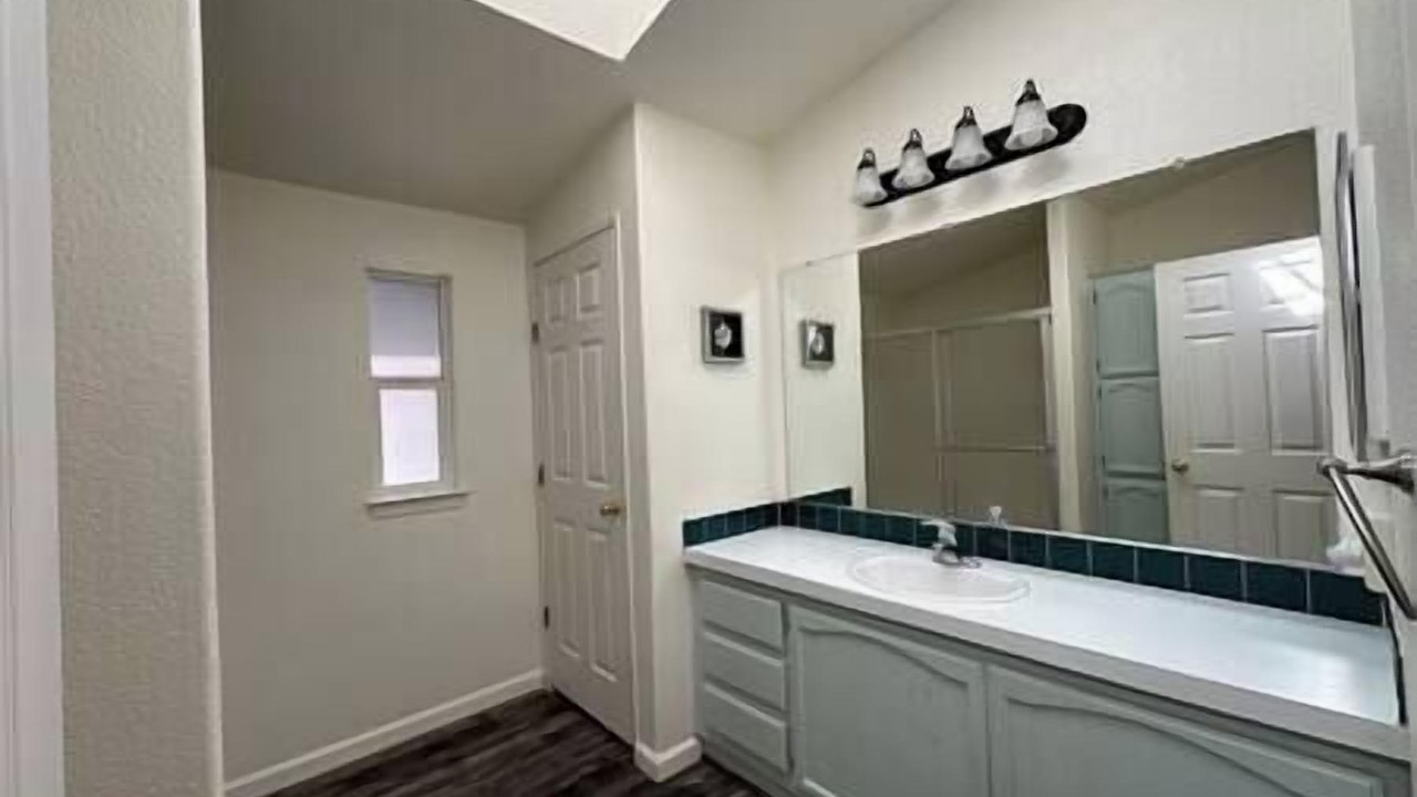 Photo of Others in Tracy