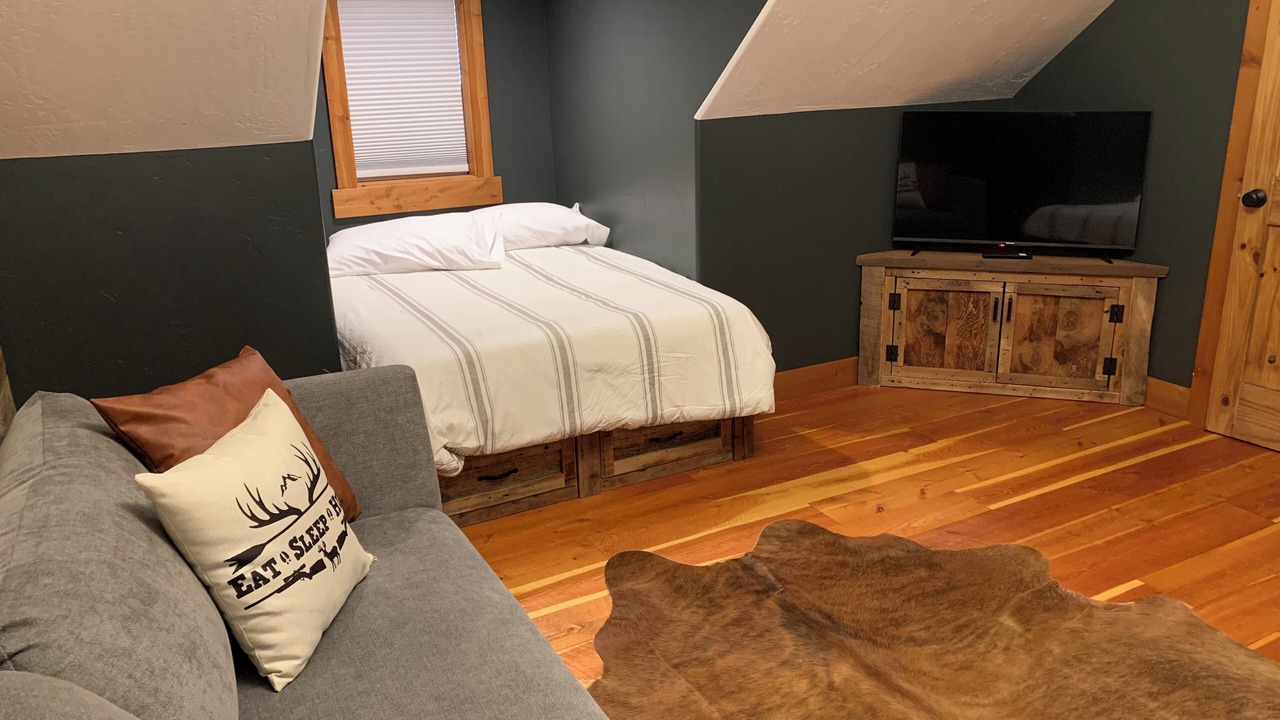 Photo of Bedroom in Miller Creek