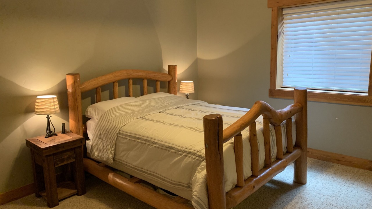 Photo of Bedroom in Miller Creek