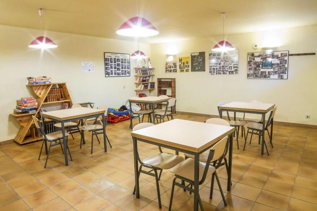 Photo of Others in Enveitg