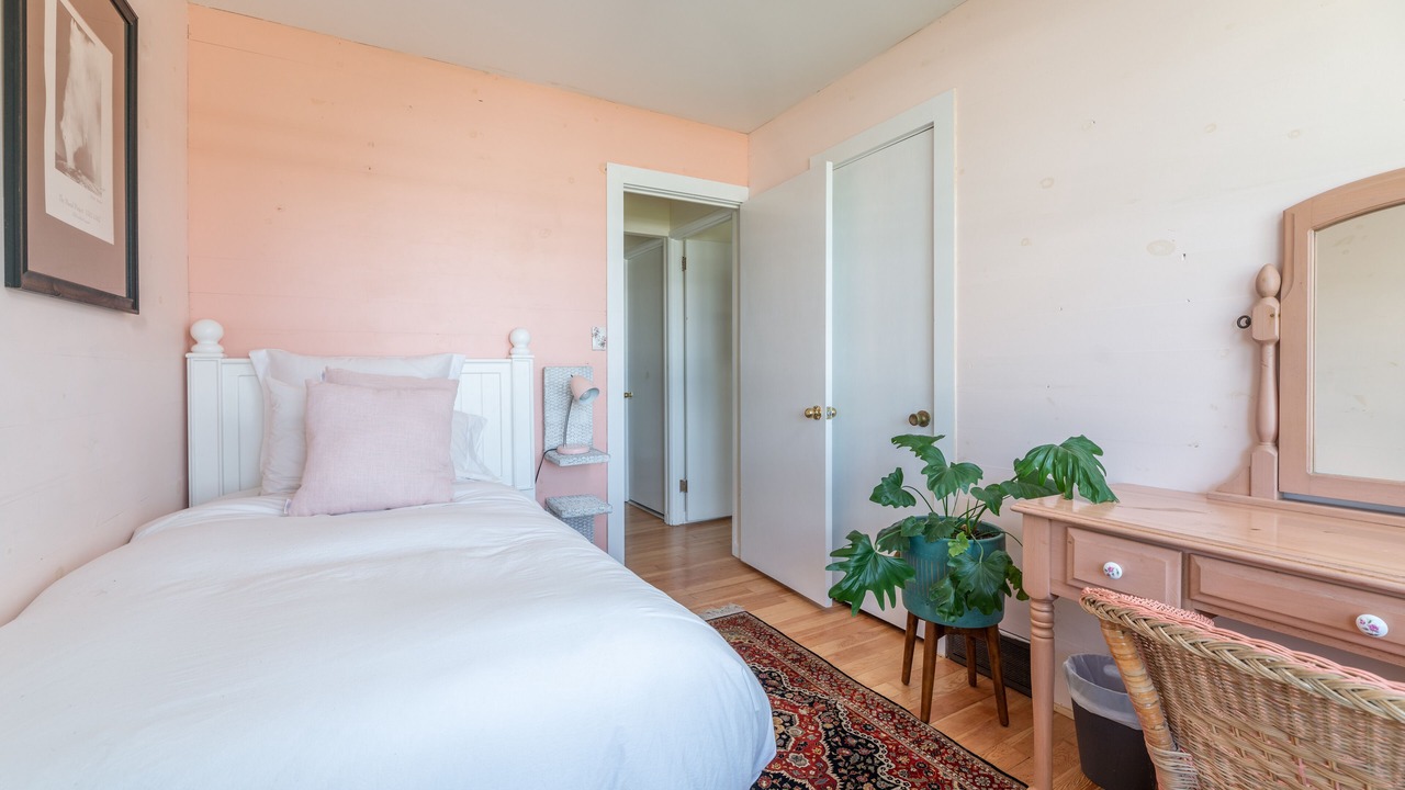 Photo of Bedroom in Southold