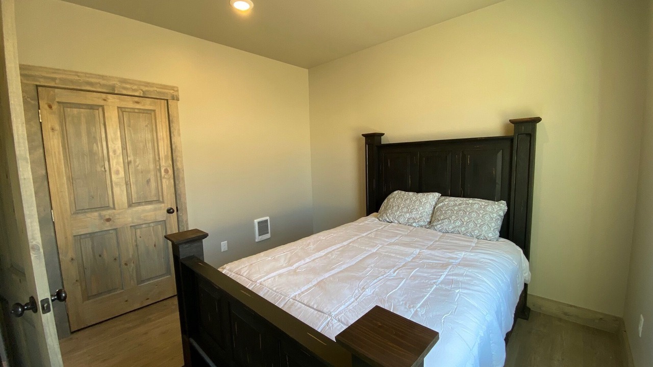 Photo of Bedroom in Shining Mountains